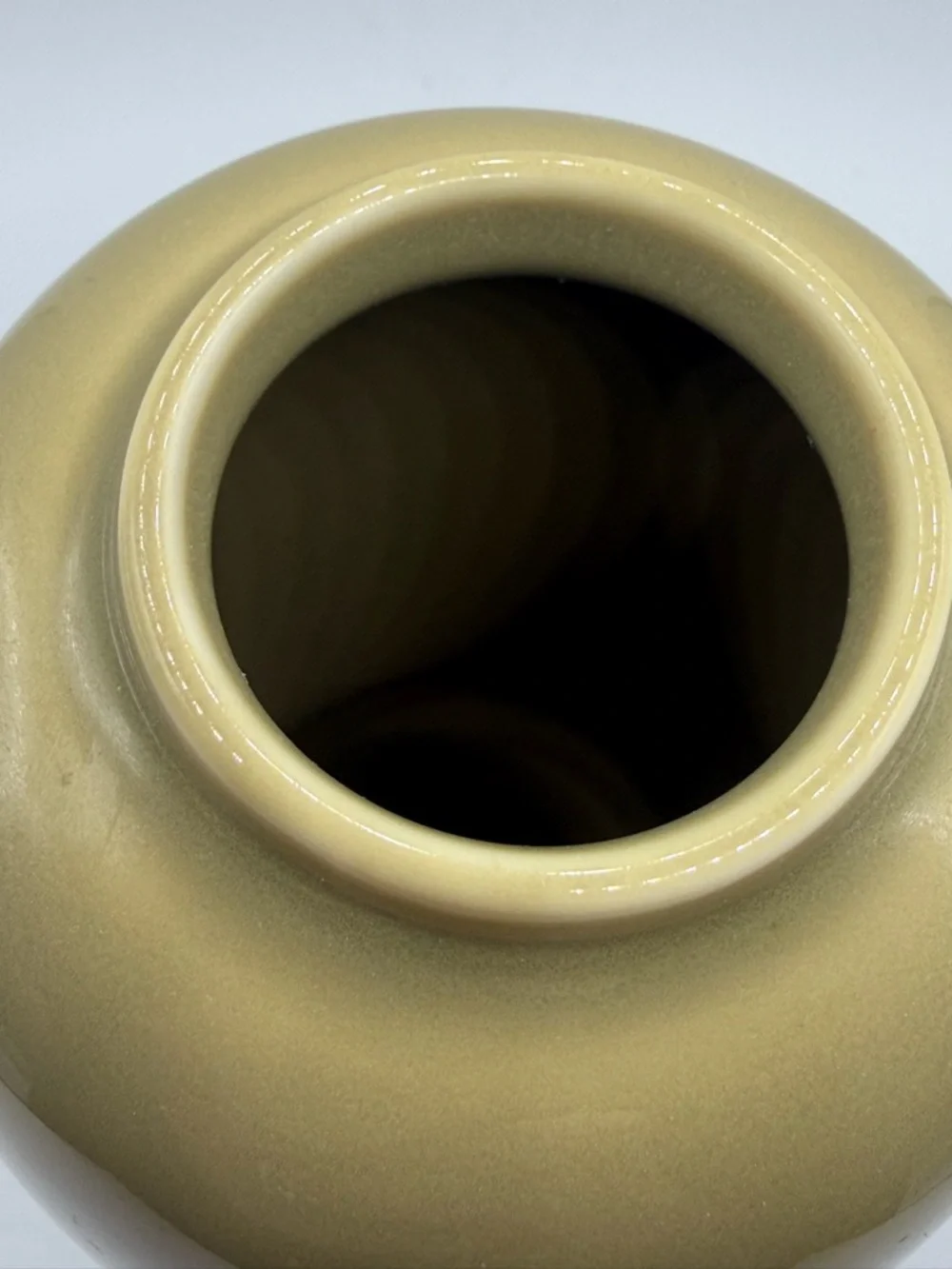 1997 Tiffany & Co. Vintage Tiffany Gallery Collection Glazed Ceramic Vase Vessel